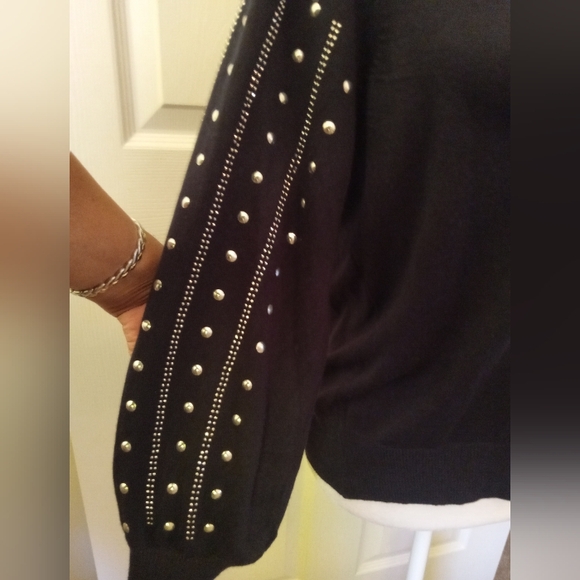 Carmen Marc Valvo studded long sleeve black sweater. Large - Picture 2 of 6